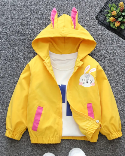 Abrigo ligero para niñas con diseño de capucha y estampado animado